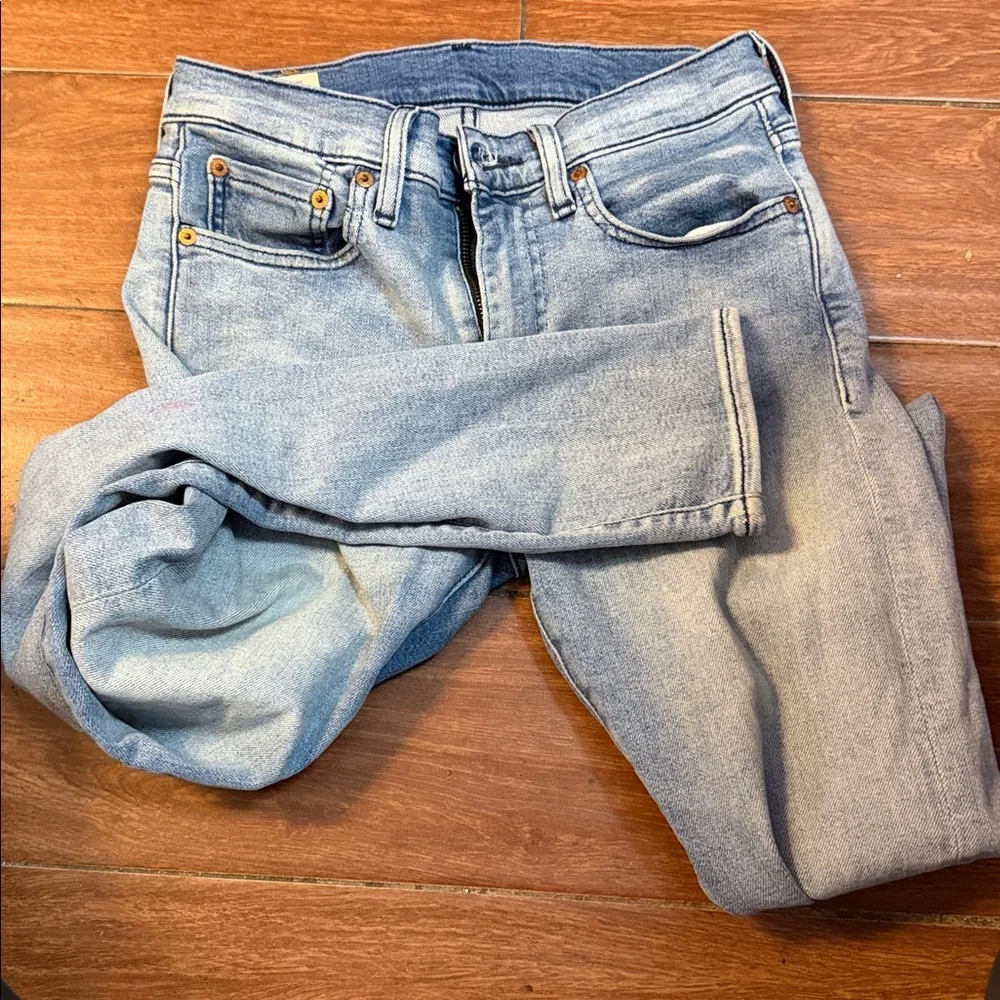 Levis sleek levi